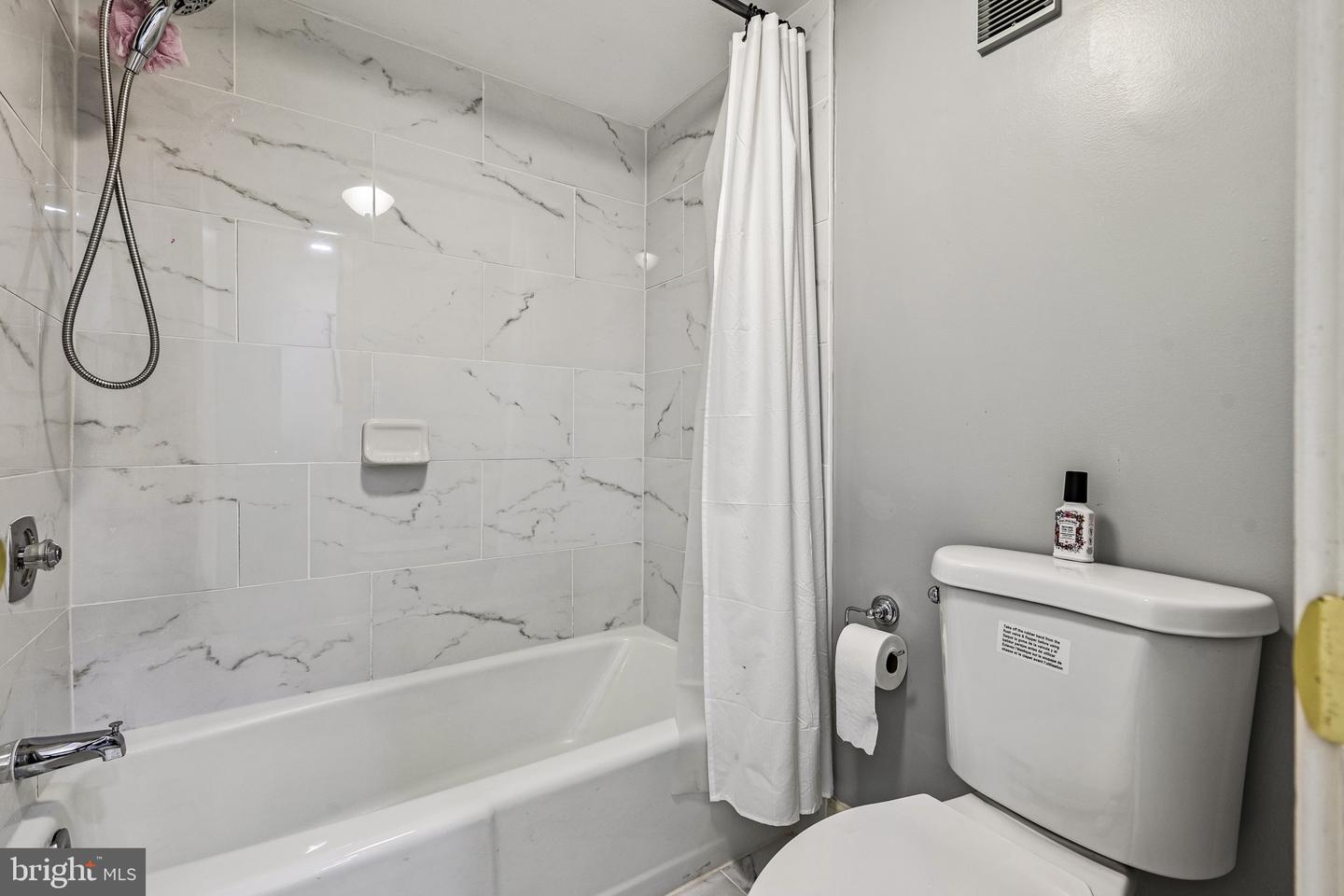 3709 S George Mason Dr #t14e Property Photo 23