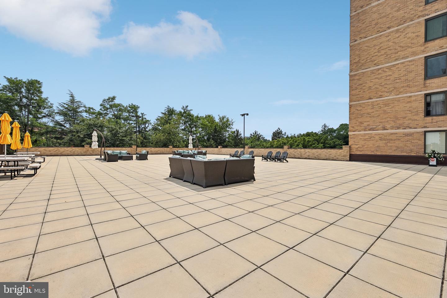 3709 S George Mason Dr #t14e Property Photo 55