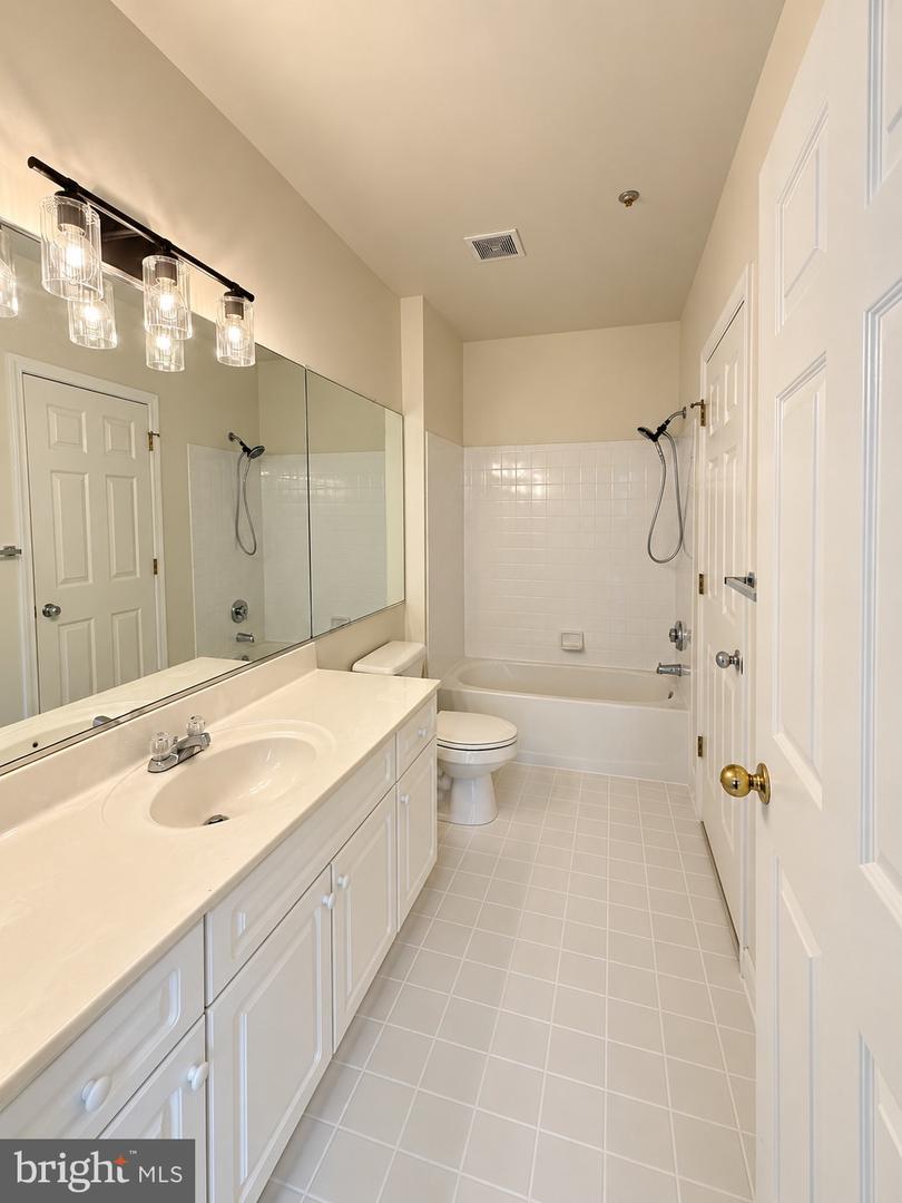 7000 Falls Reach Dr #209 Property Photo 21