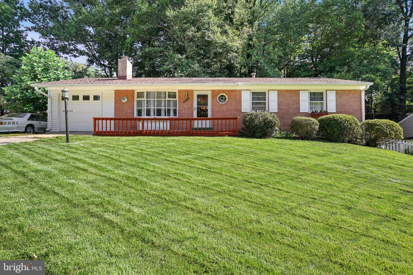 6605 Holford Ln Property Photo 1
