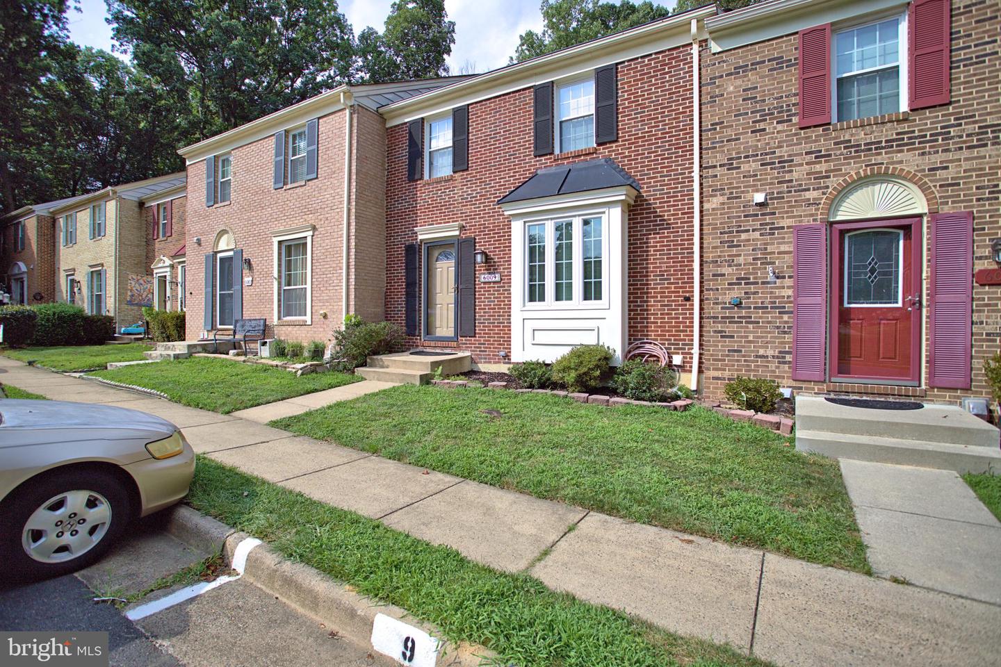 6009 Heathwick Ct Property Photo 2