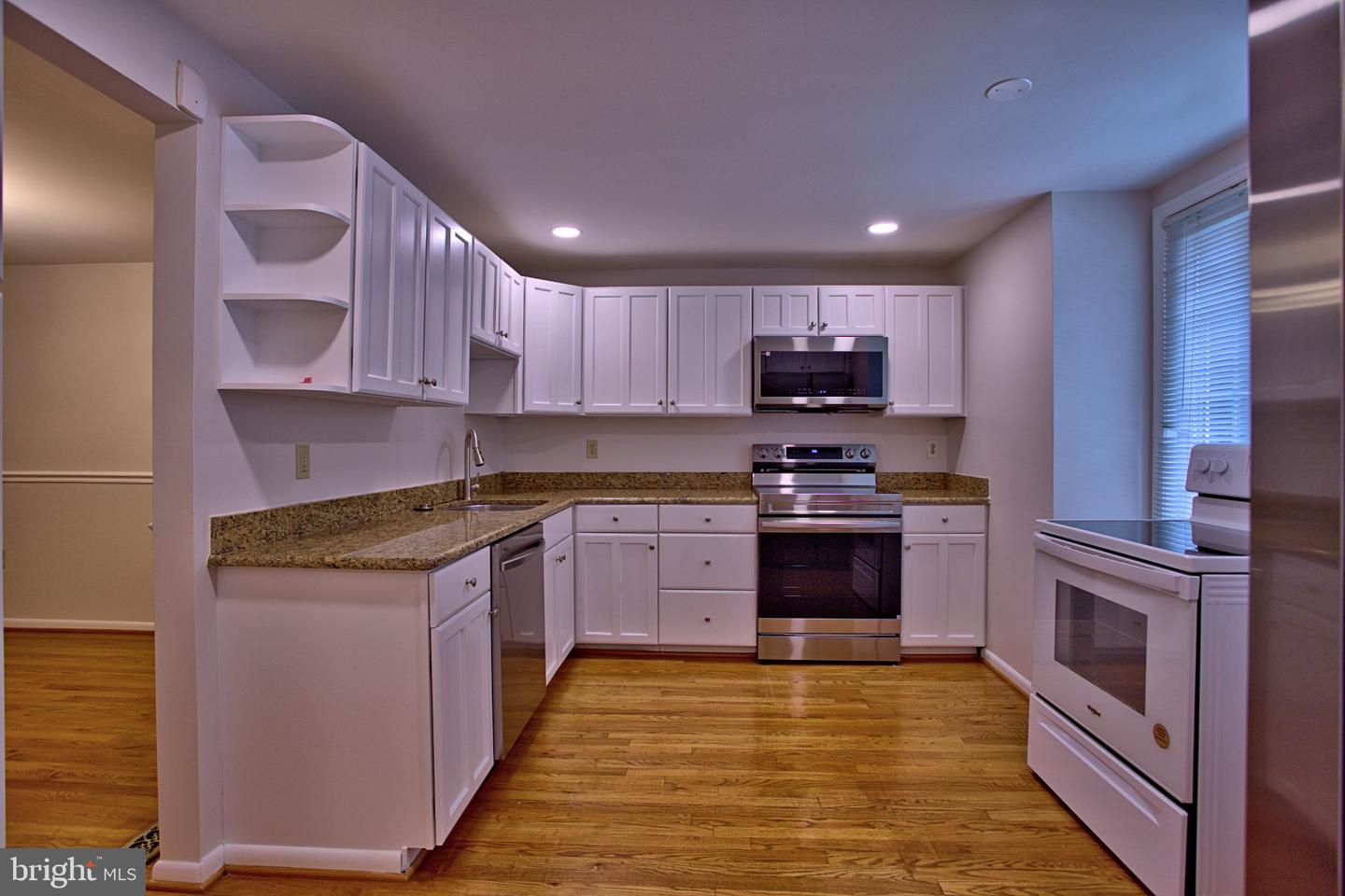 6009 Heathwick Ct Property Photo 3