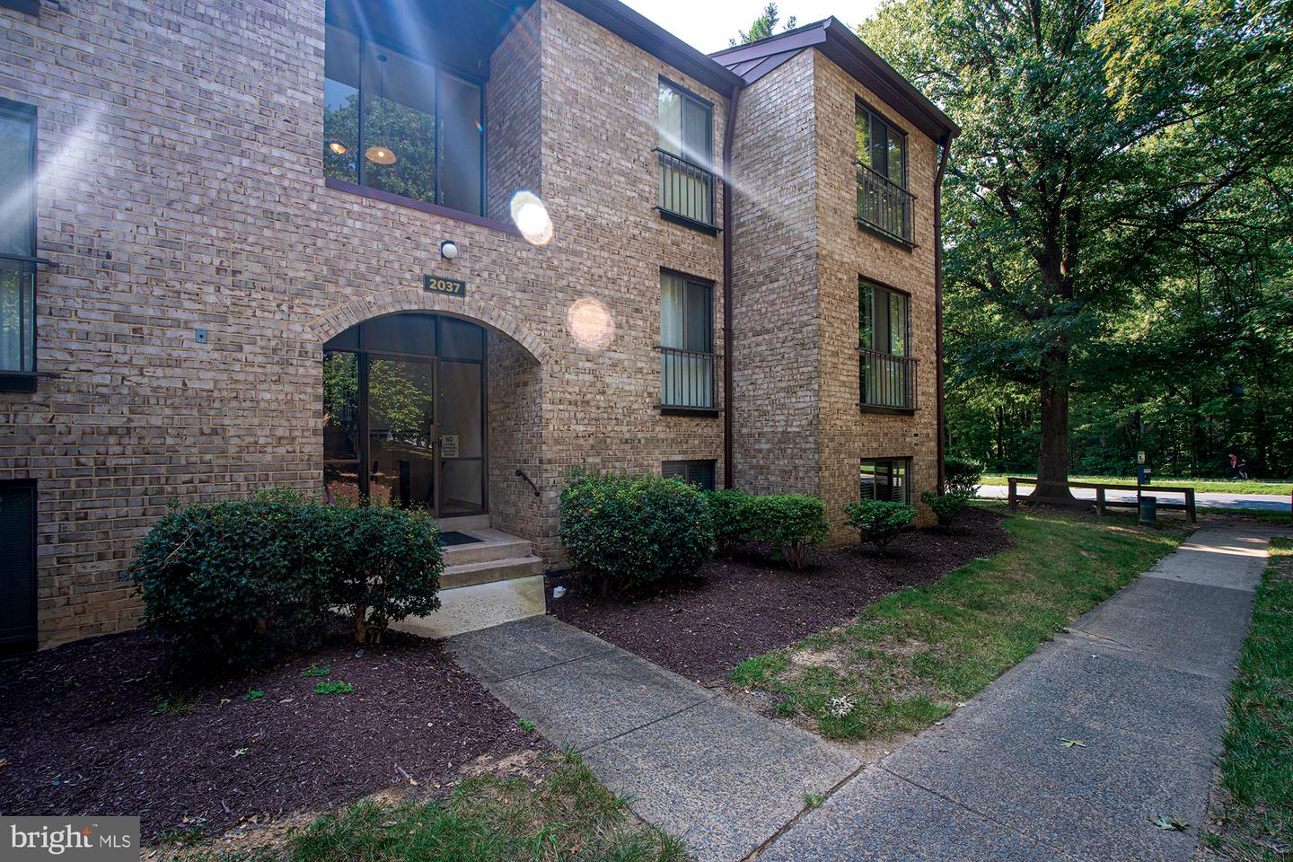 2037 Royal Fern Ct #47/22c Property Photo 1