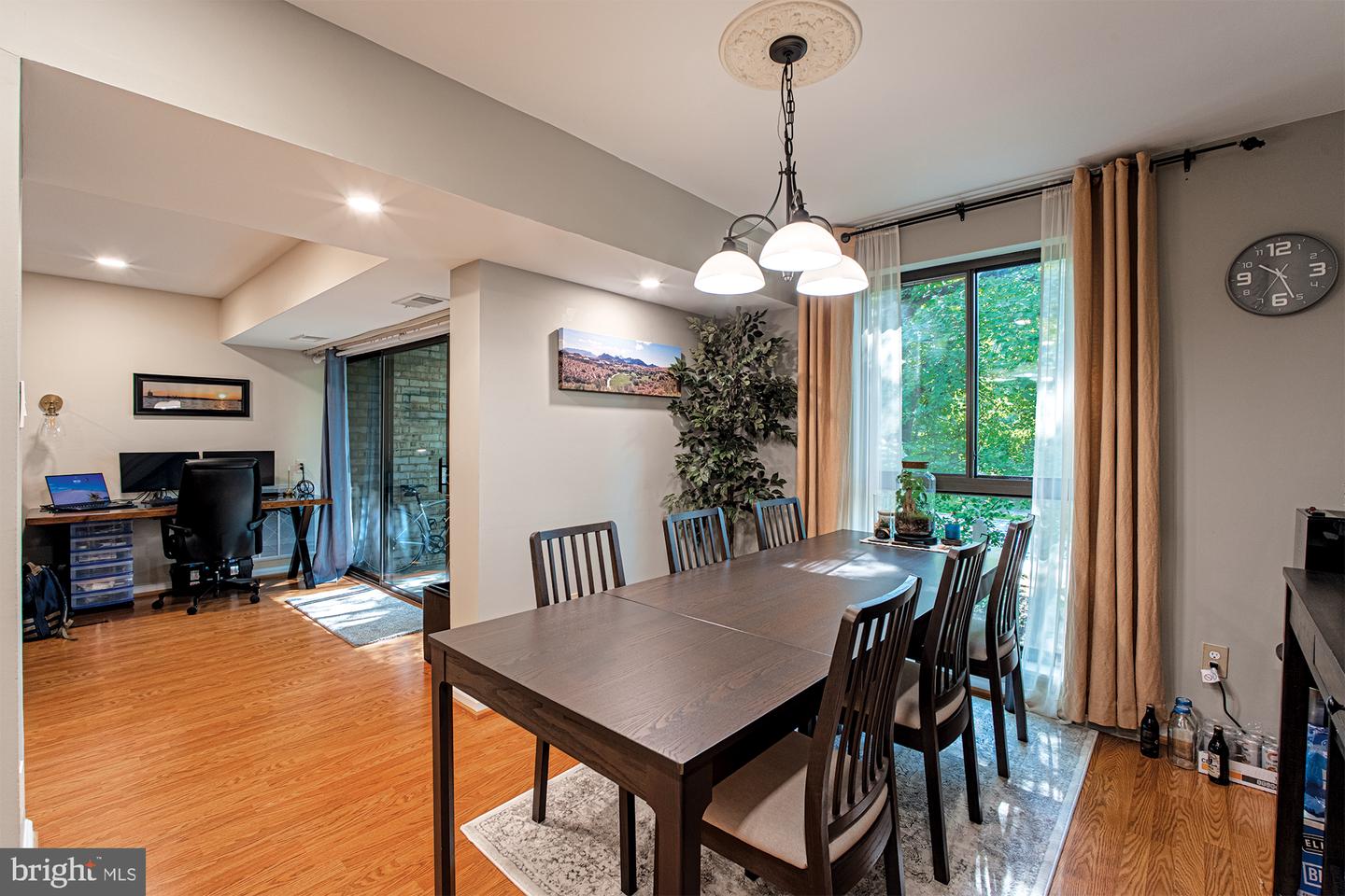 2037 Royal Fern Ct #47/22c Property Photo 6