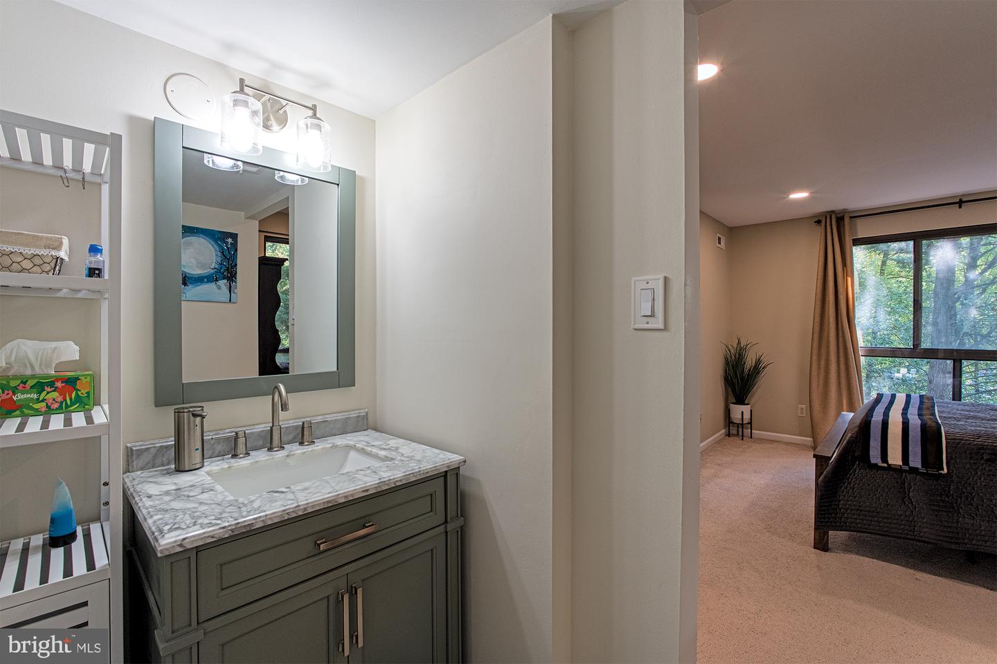 2037 Royal Fern Ct #47/22c Property Photo 13