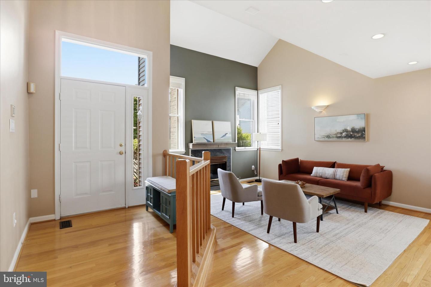 3424 Silver Maple Pl Property Photo 5