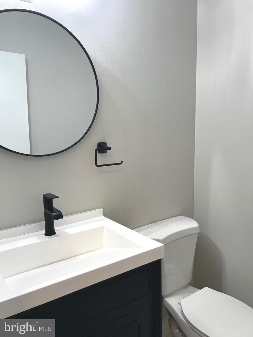 2312 Glade Bank Way Property Photo 8