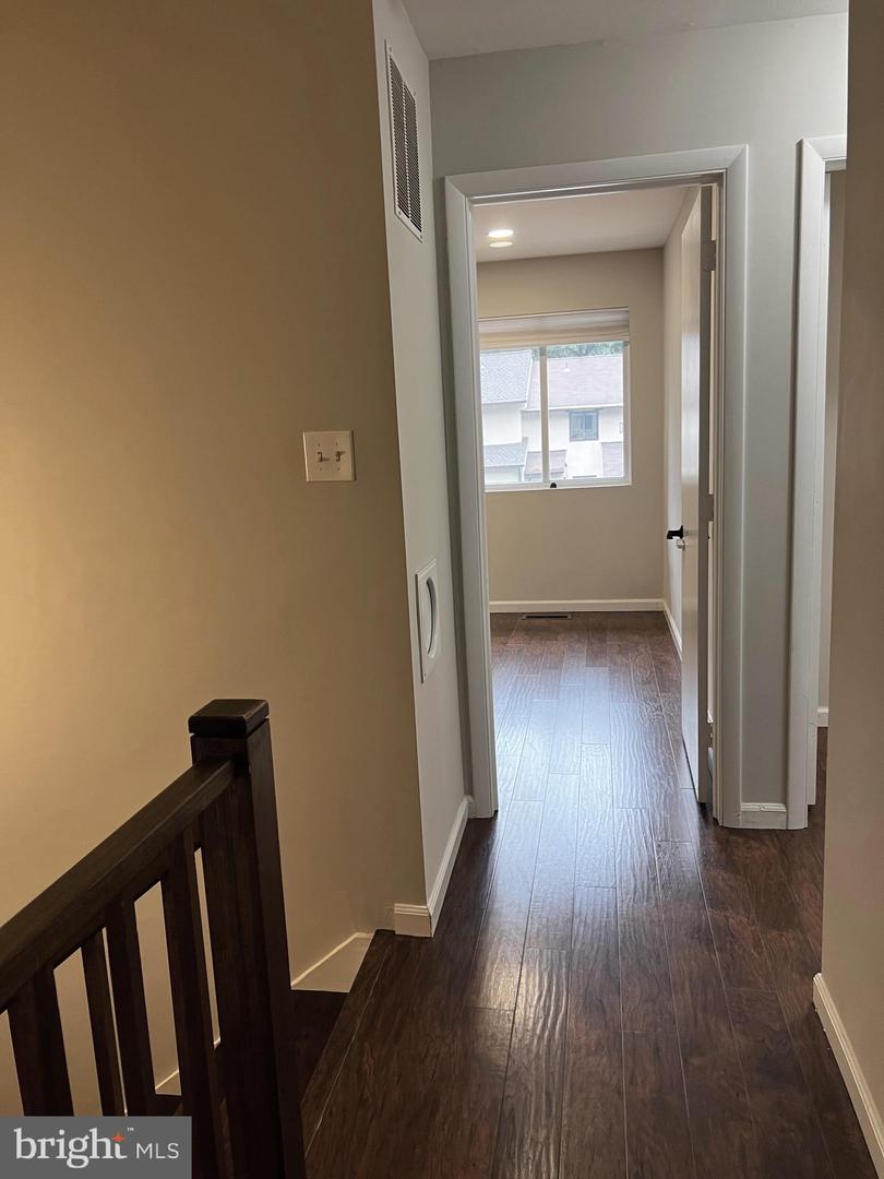 2312 Glade Bank Way Property Photo 15