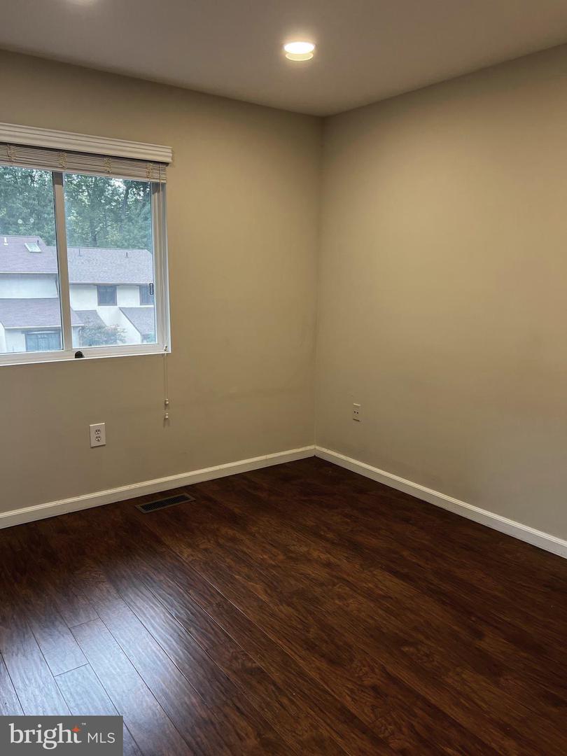 2312 Glade Bank Way Property Photo 16
