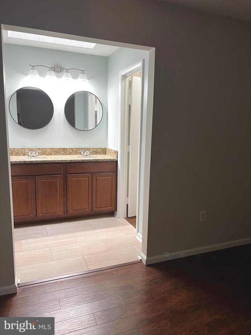 2312 Glade Bank Way Property Photo 25