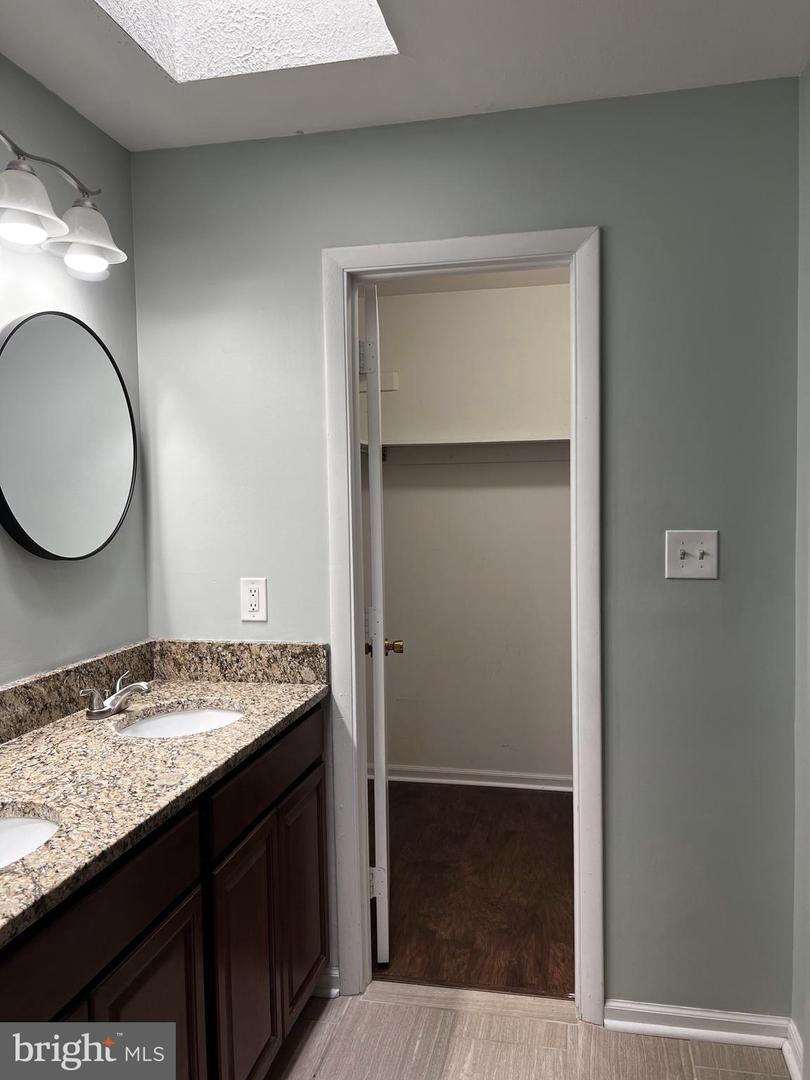 2312 Glade Bank Way Property Photo 30