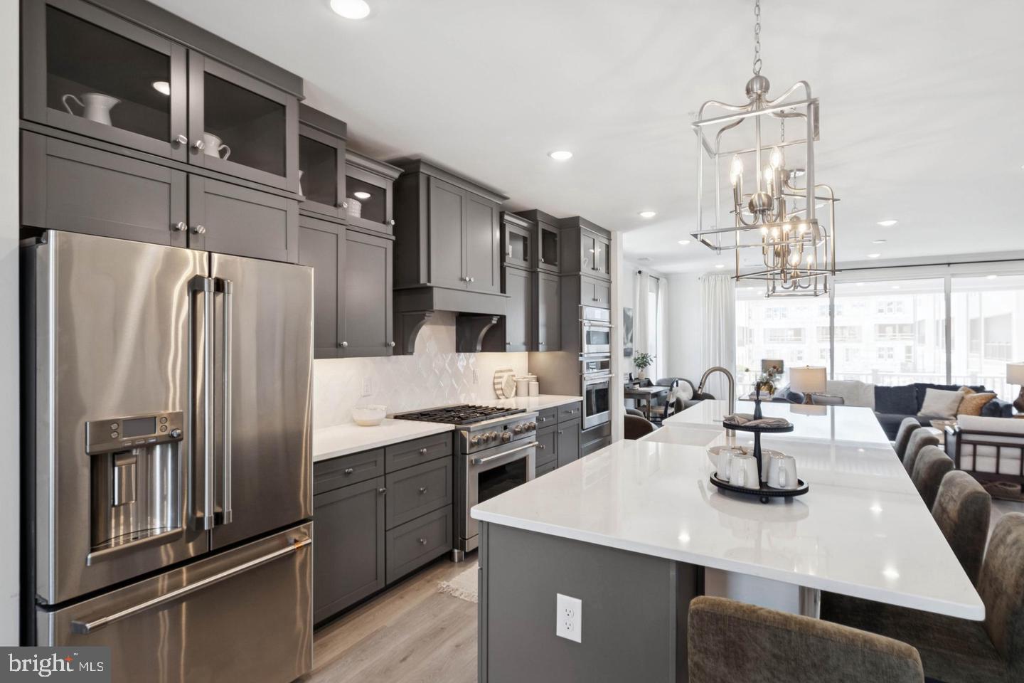 14954 Deco Property Photo 4