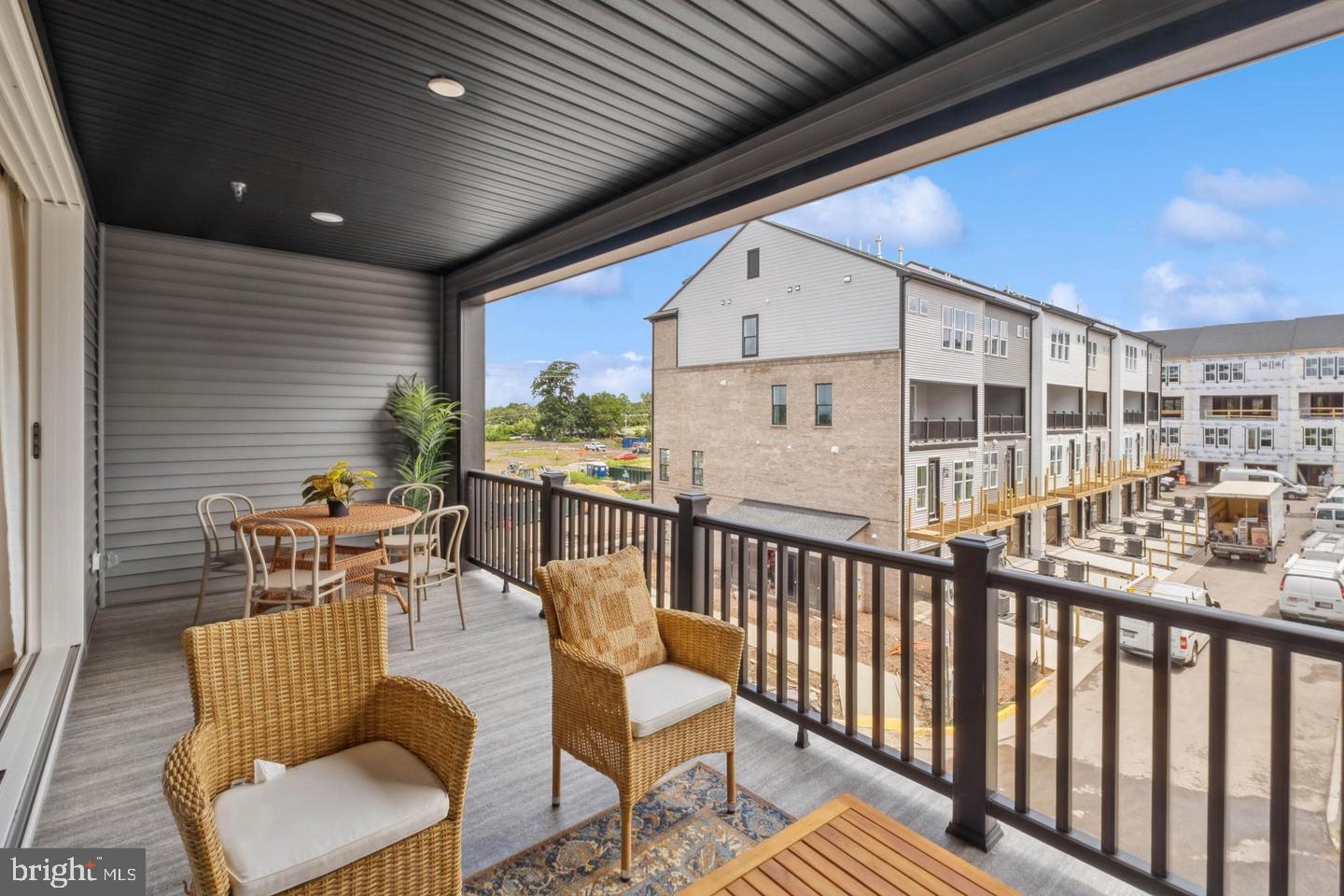 14954 Deco Property Photo 10