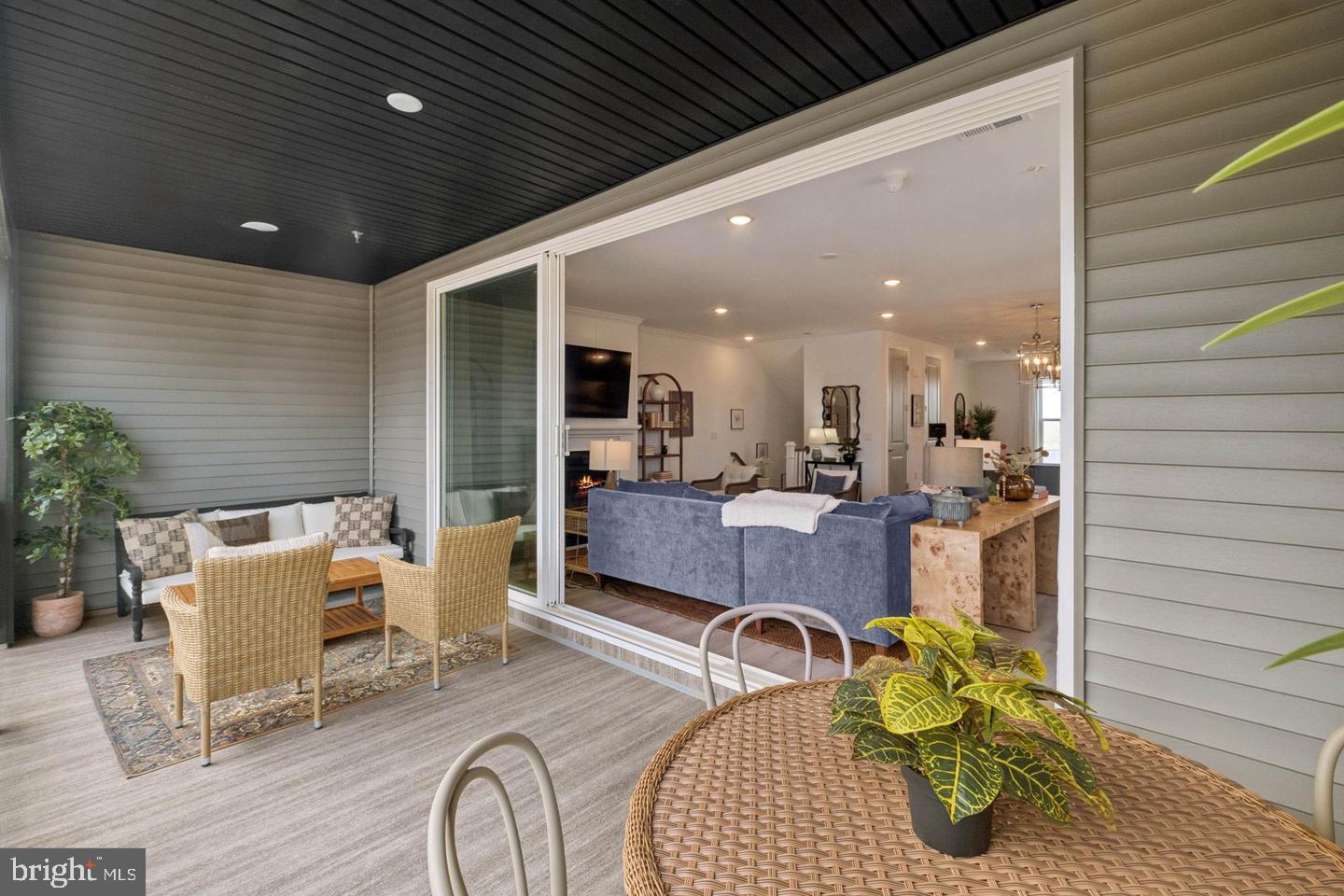 14954 Deco Property Photo 11