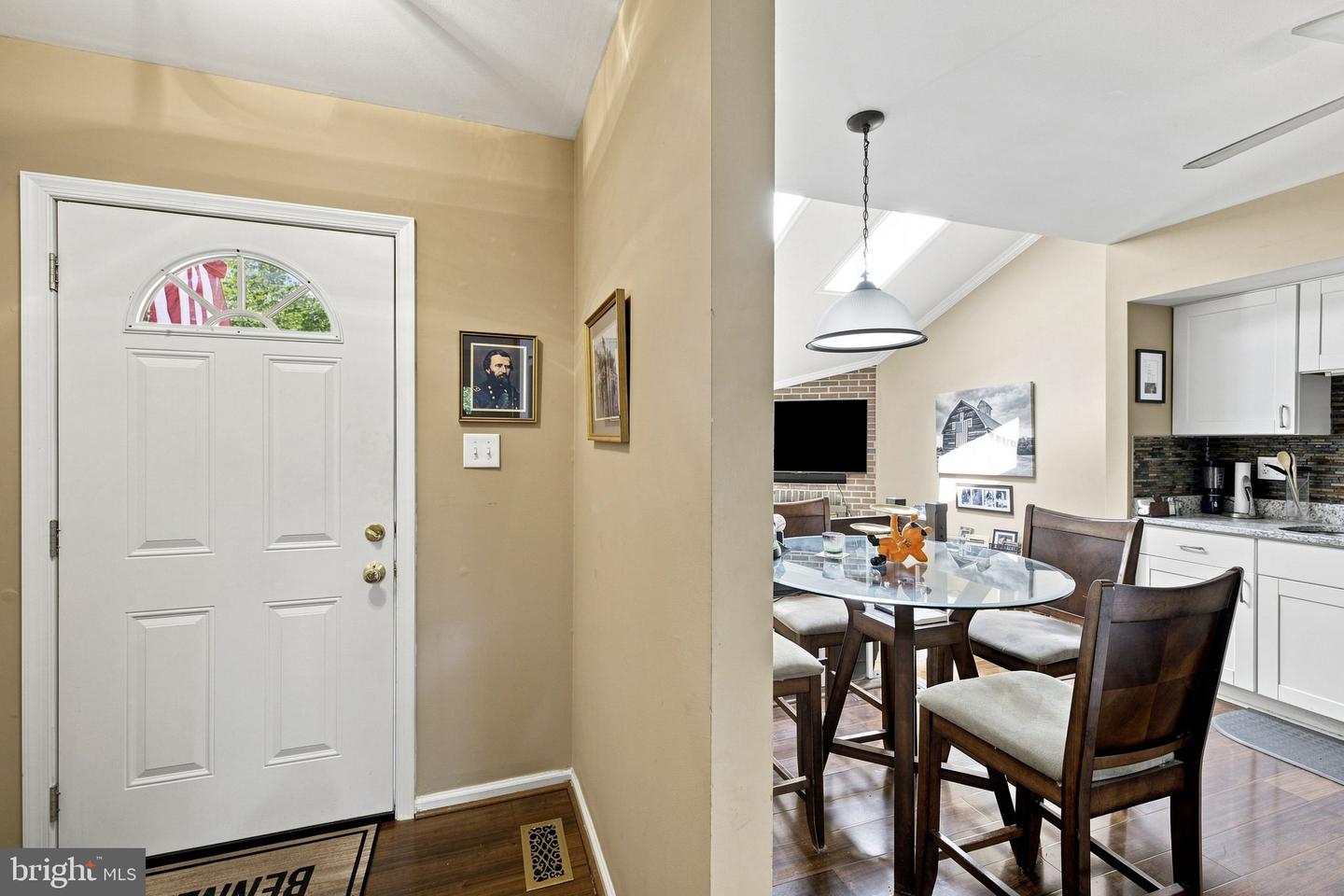 5723 Waters Edge Landing Ct Property Photo 7