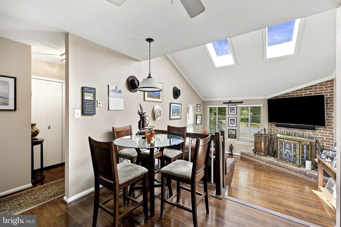 5723 Waters Edge Landing Ct Property Photo 9