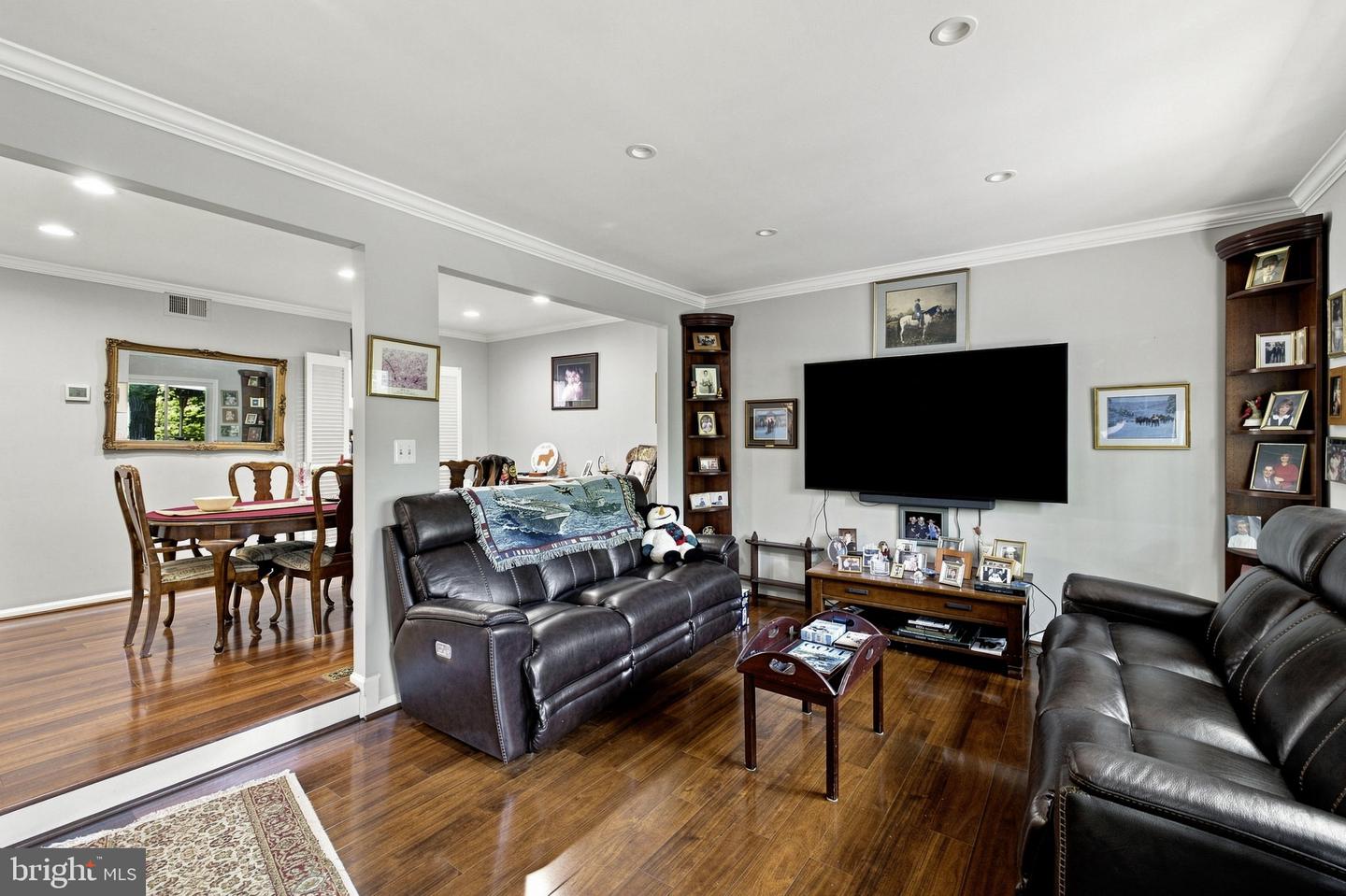 5723 Waters Edge Landing Ct Property Photo 17