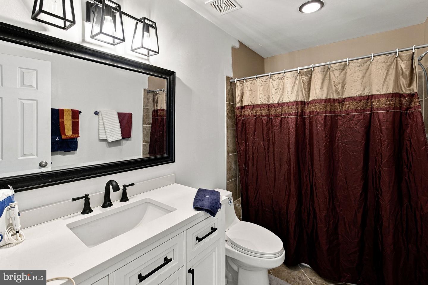 5723 Waters Edge Landing Ct Property Photo 23
