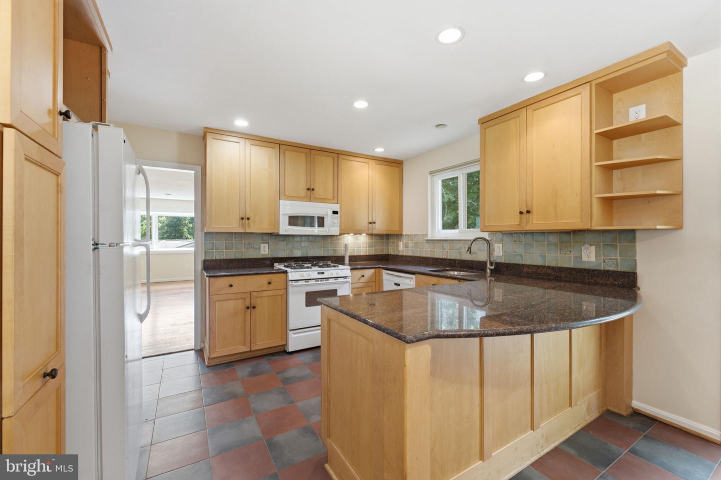 5506 Ventnor Ln Property Photo 13