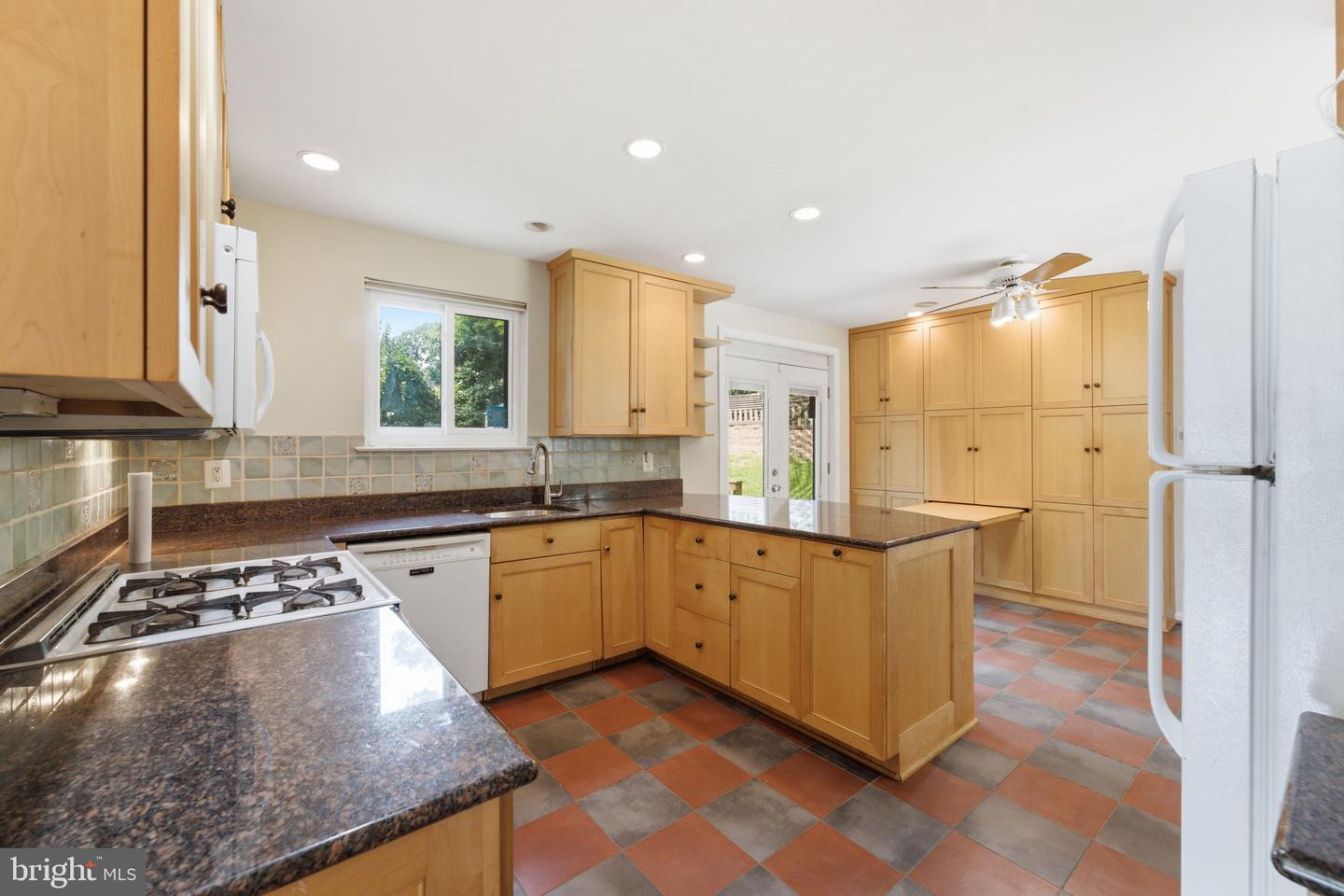 5506 Ventnor Ln Property Photo 15