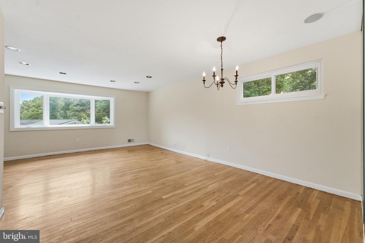 5506 Ventnor Ln Property Photo 17