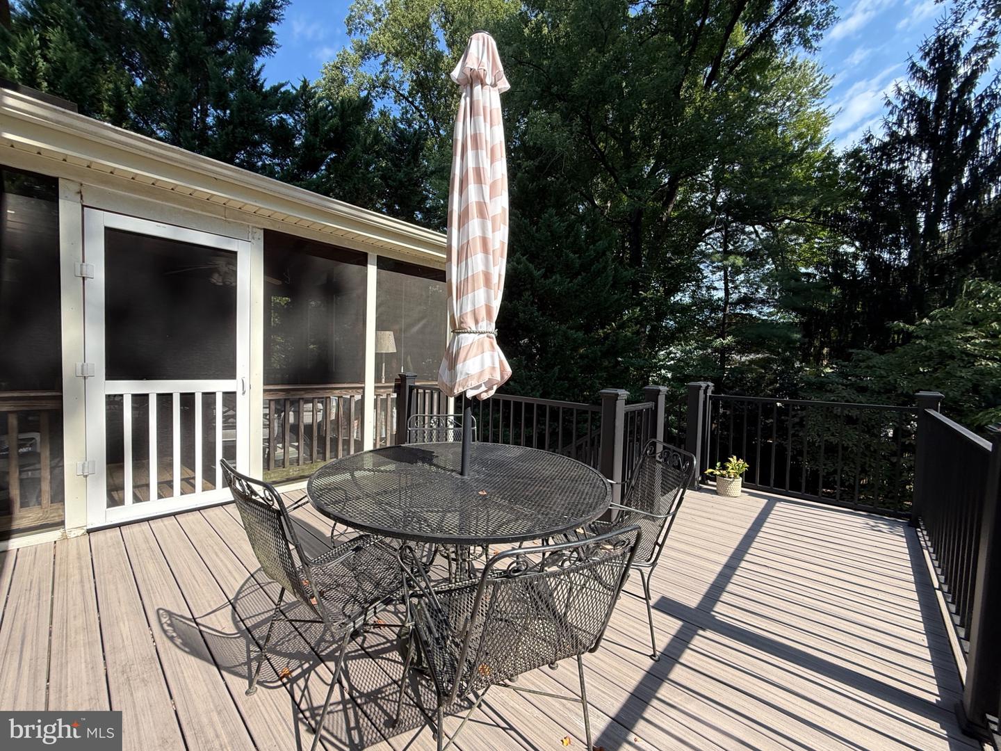 9552 Grande Oaks Ct Property Photo 17