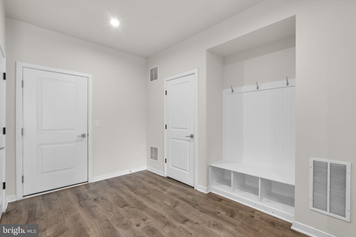 2604 Loganberry Dr Property Photo 3