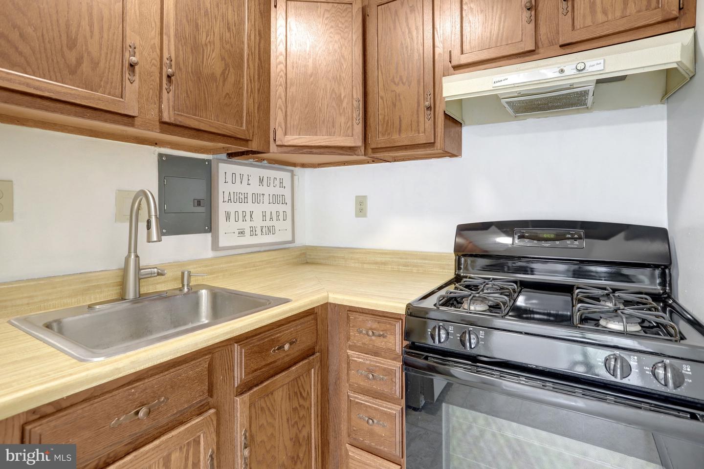 6137 Leesburg Pike #506 Property Photo 12