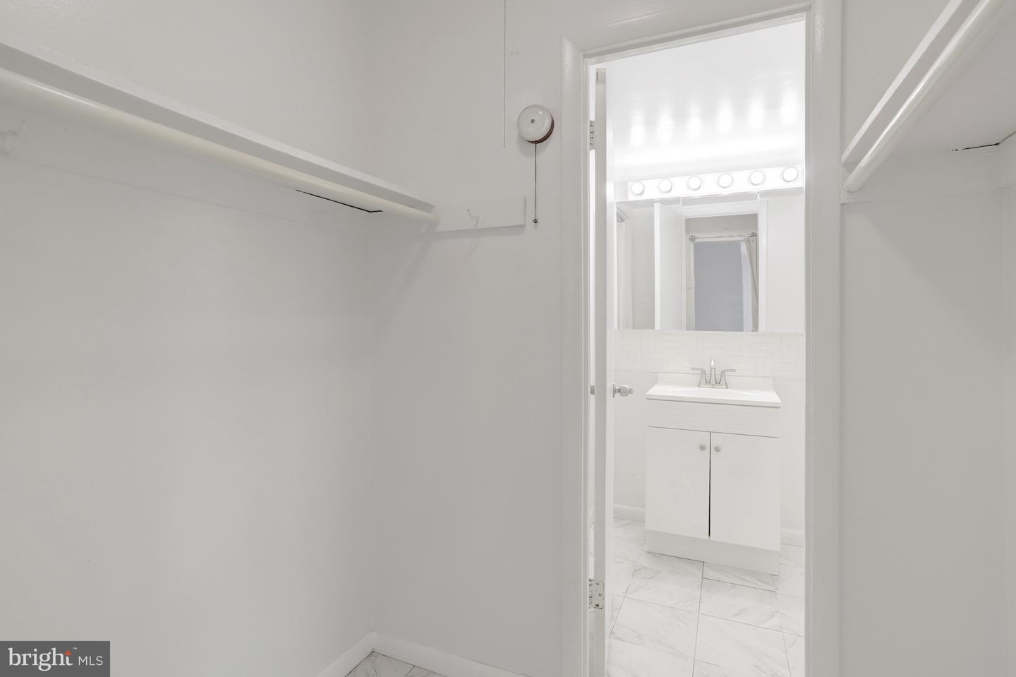 6137 Leesburg Pike #506 Property Photo 14