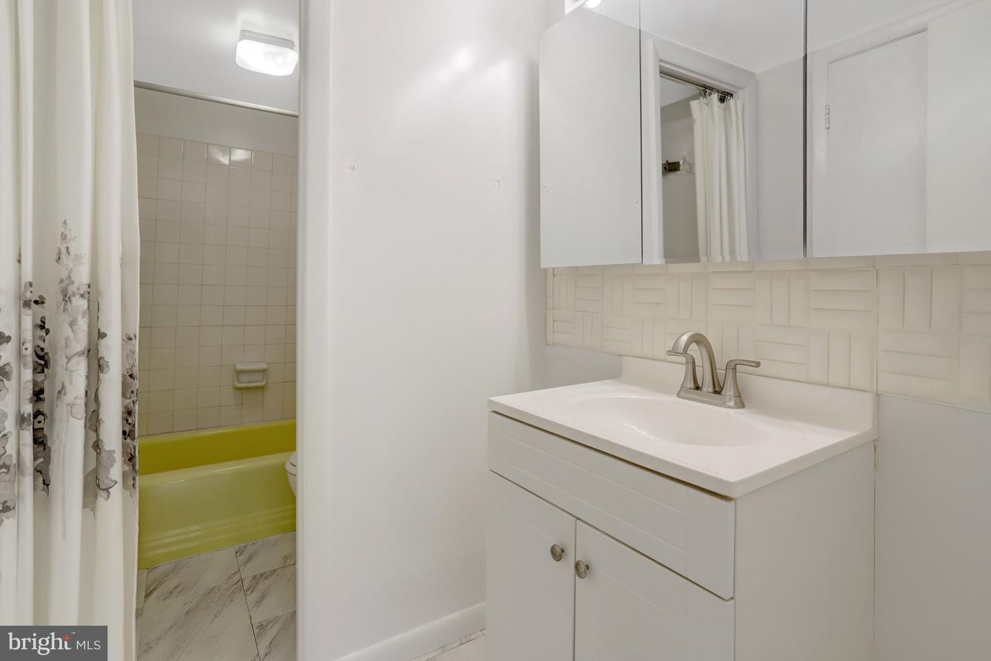 6137 Leesburg Pike #506 Property Photo 16