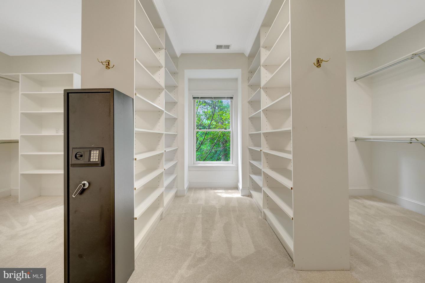 501 Seneca Green Way Property Photo 24