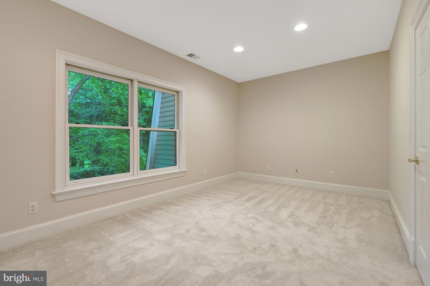 501 Seneca Green Way Property Photo 25