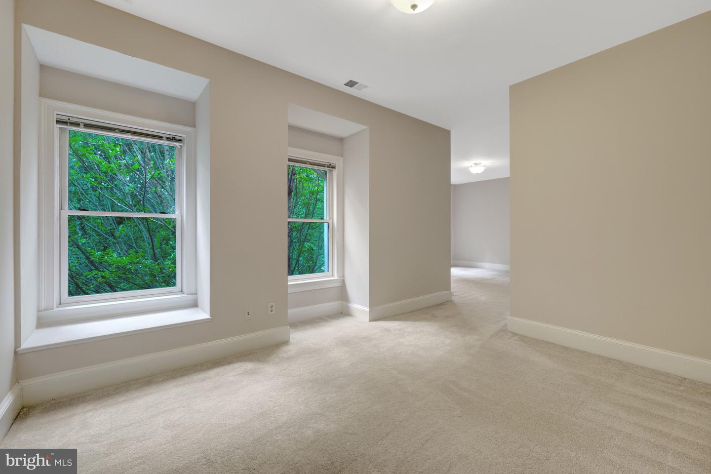 501 Seneca Green Way Property Photo 29