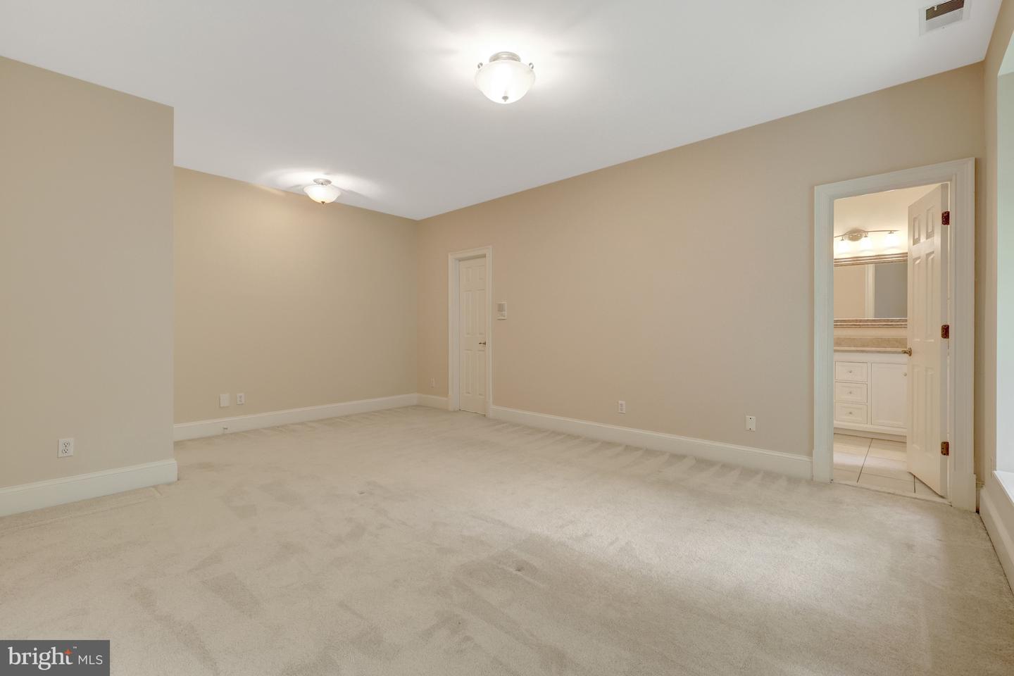 501 Seneca Green Way Property Photo 33