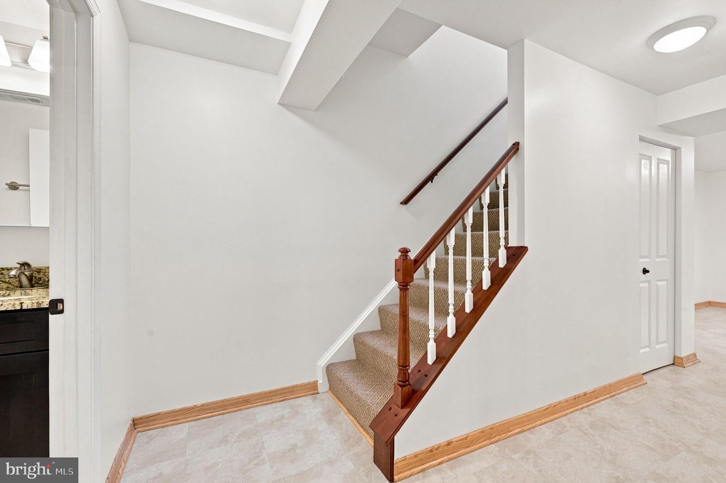 7384 Hallcrest Dr Property Photo 32