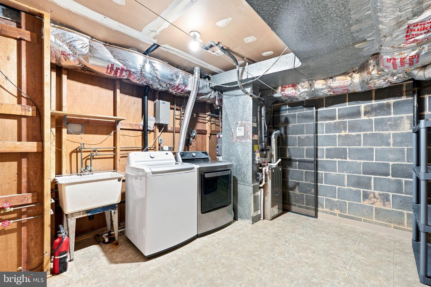 7384 Hallcrest Dr Property Photo 39