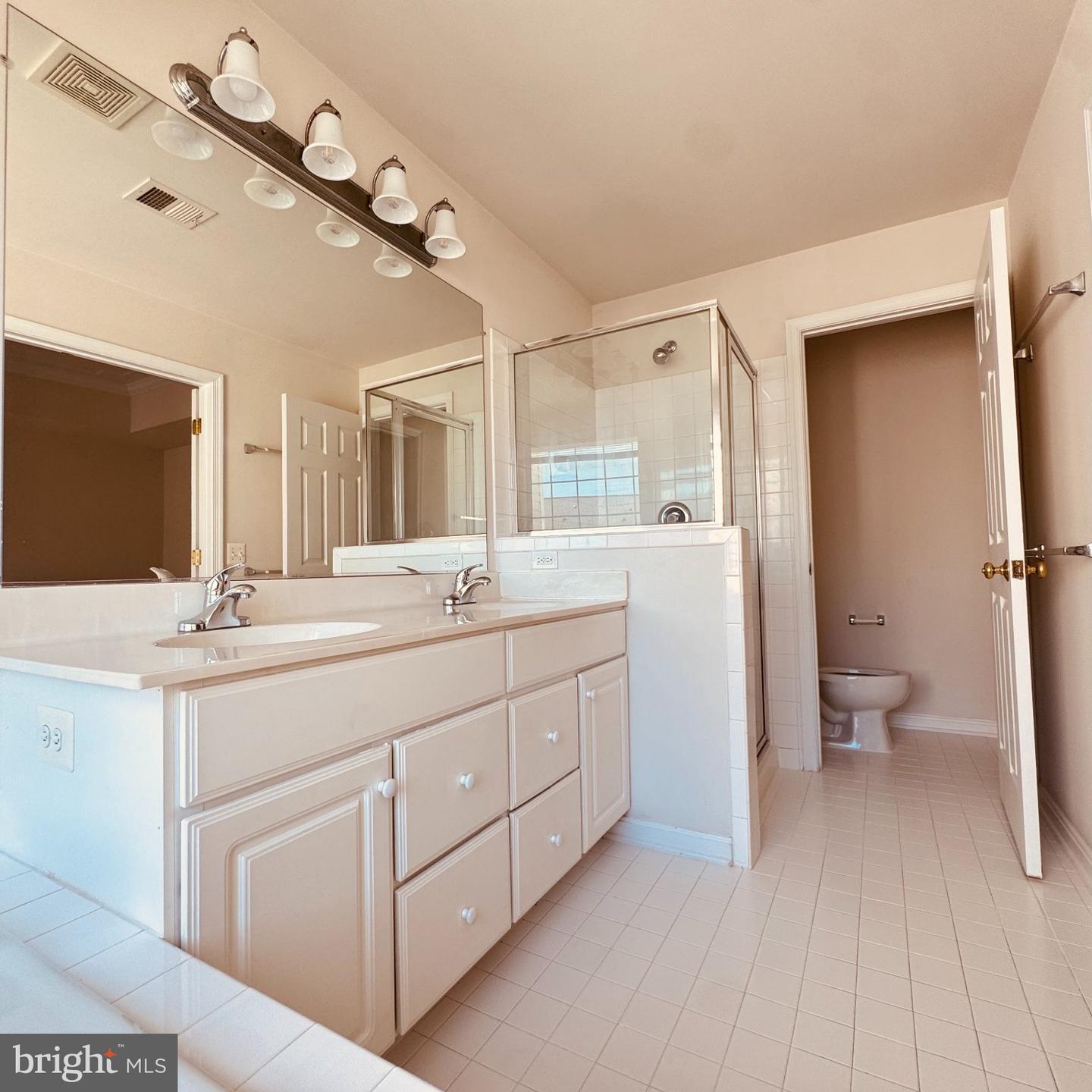 8936 Singleleaf Cir Property Photo 32