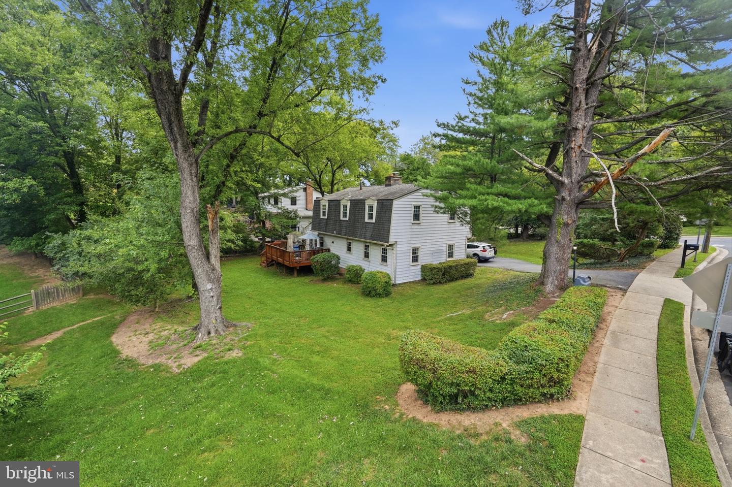 300 Broadleaf Dr Ne Property Photo 1
