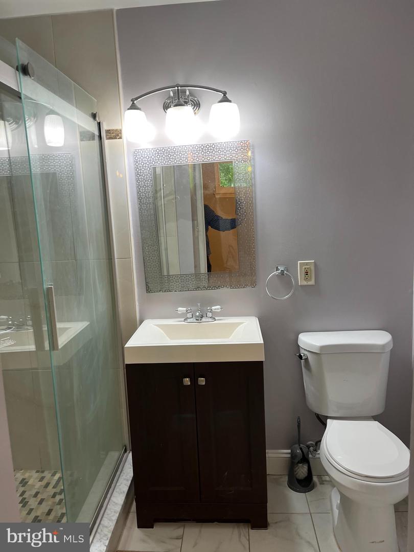 6803 Dante Ct Property Photo 8