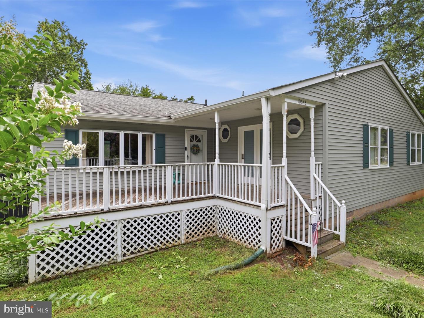 10643 Old Colchester Rd Property Photo 1