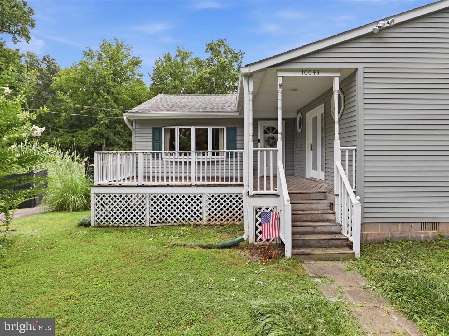10643 Old Colchester Rd Property Photo 3
