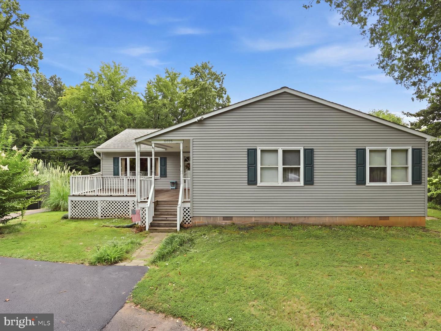 10643 Old Colchester Rd Property Photo 4