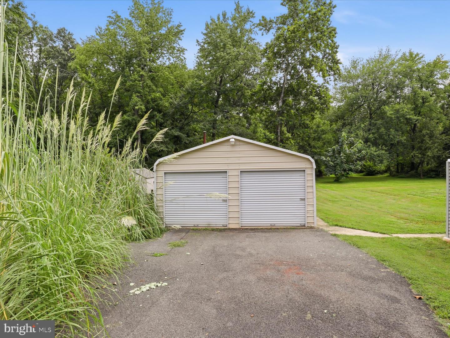 10643 Old Colchester Rd Property Photo 6