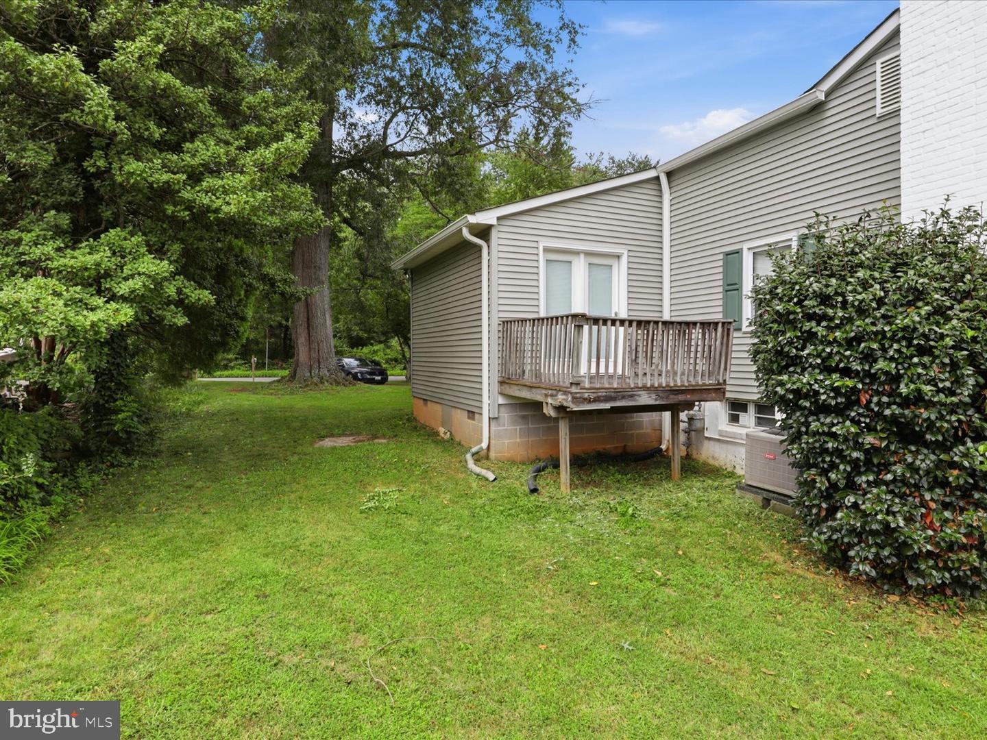 10643 Old Colchester Rd Property Photo 9