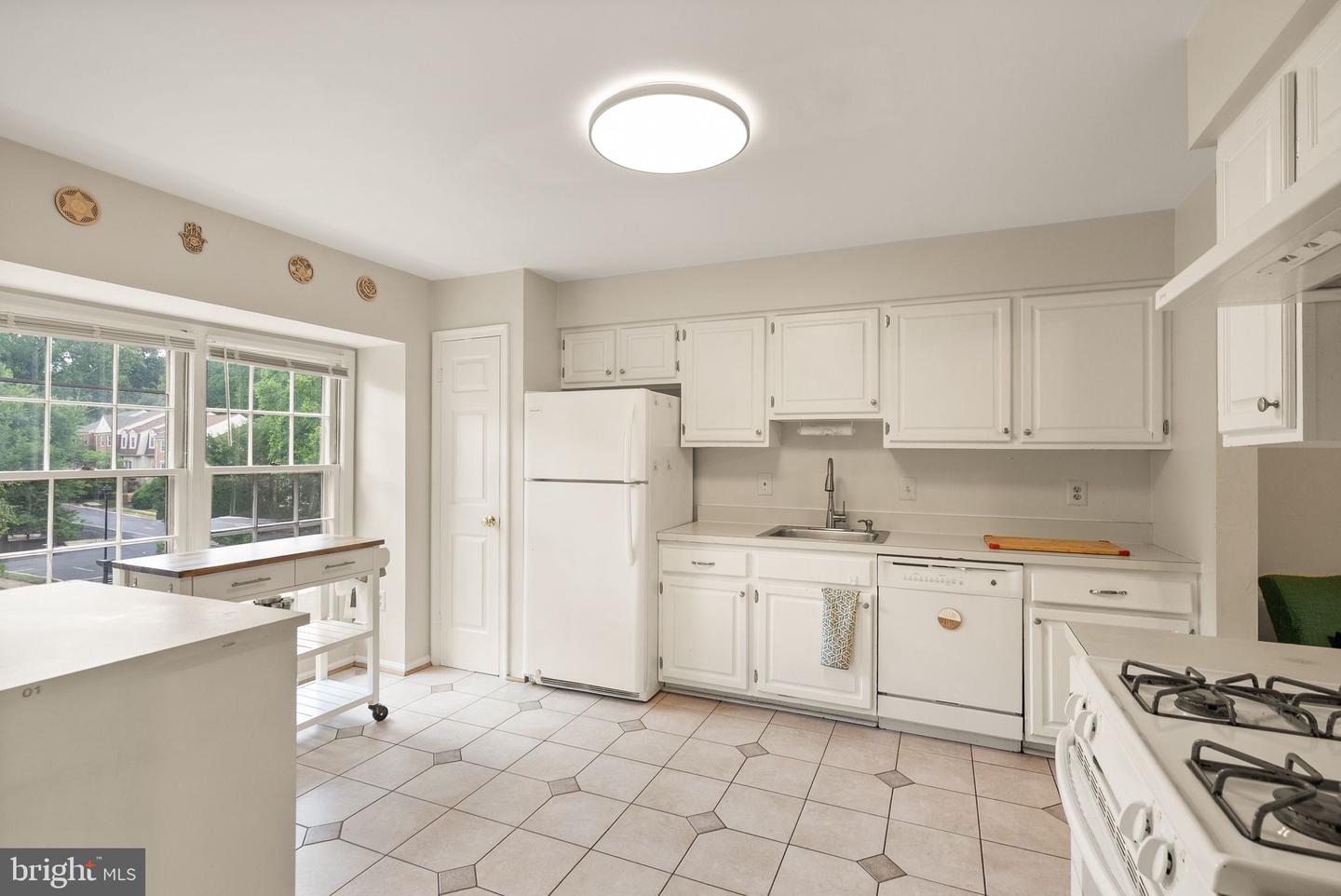 7877 Hampton Village Pass Property Photo 3