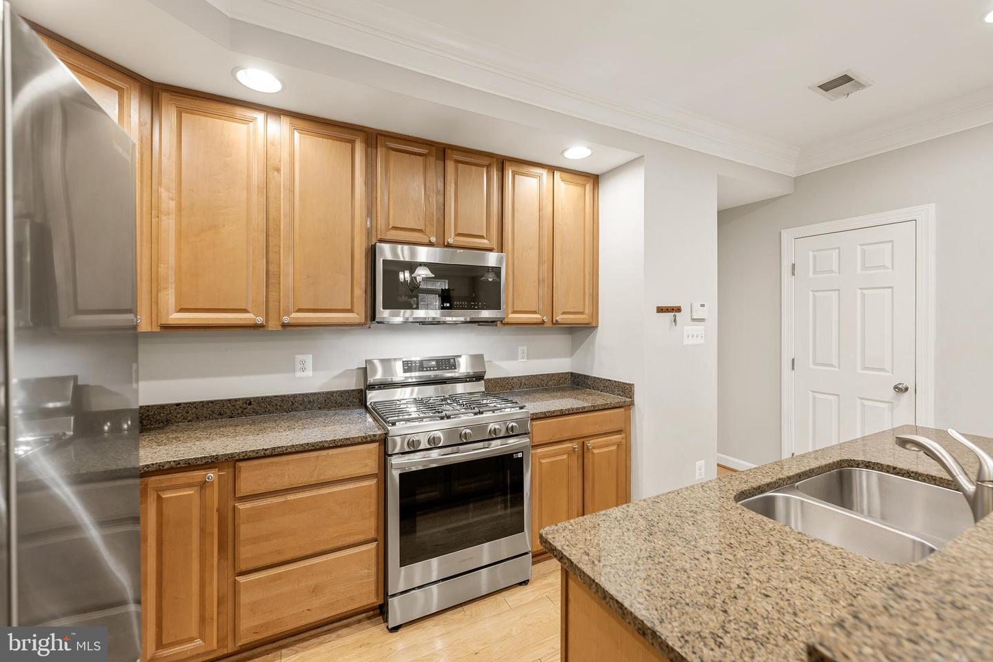 5718 Callcott Way Property Photo 3