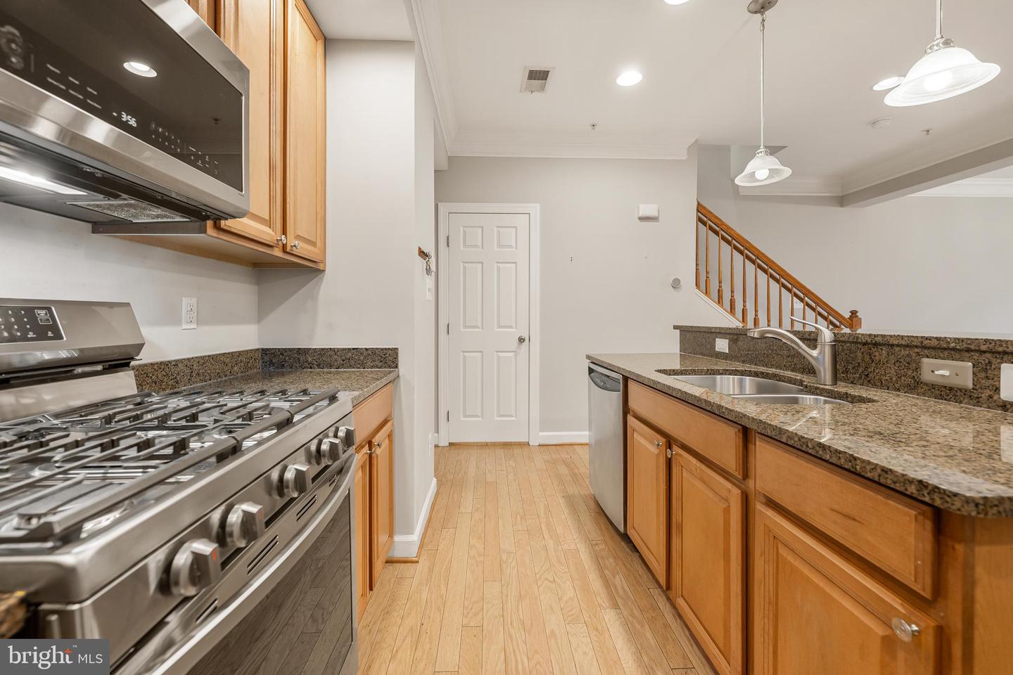5718 Callcott Way Property Photo 6