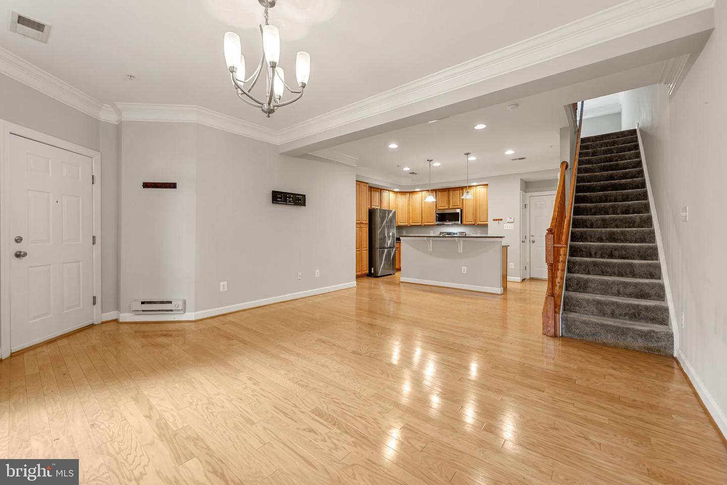 5718 Callcott Way Property Photo 9