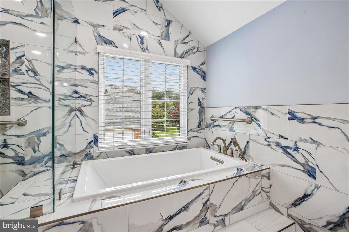 8558 Fisher Woods Dr Property Photo 42