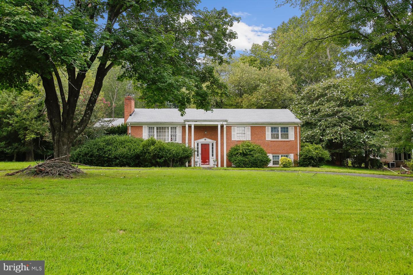 2810 Hill Rd Property Photo 5
